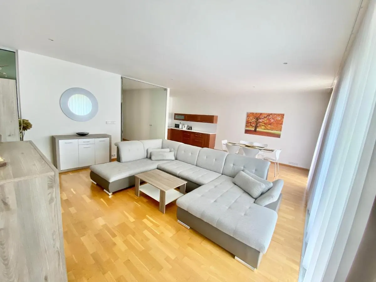 Apartment Korunni Dvur, 2 Free Parkings contacts