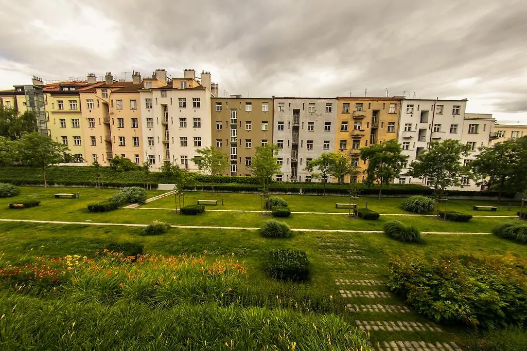 Apartment Korunni Dvur, 2 Free Parkings Prague