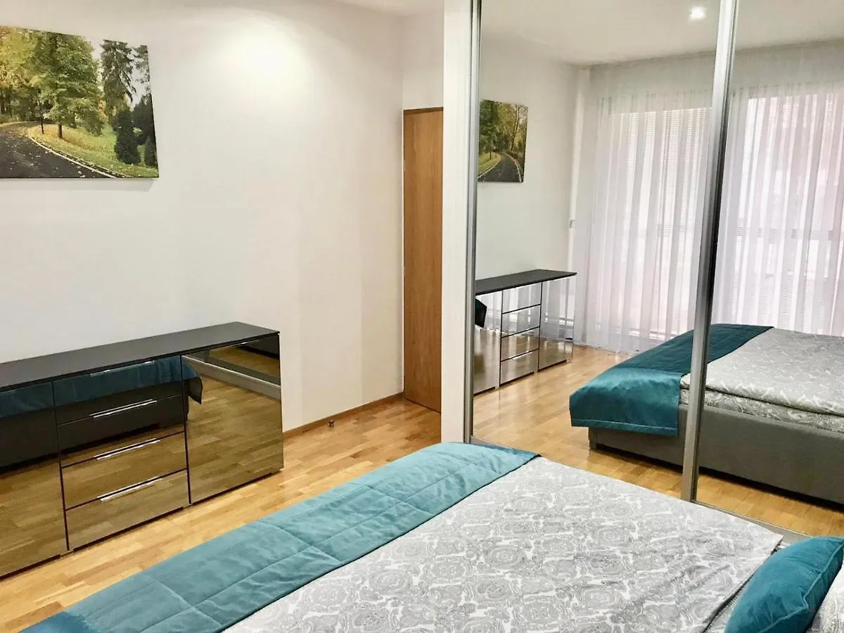 Apartment Korunni Dvur, 2 Free Parkings Prague