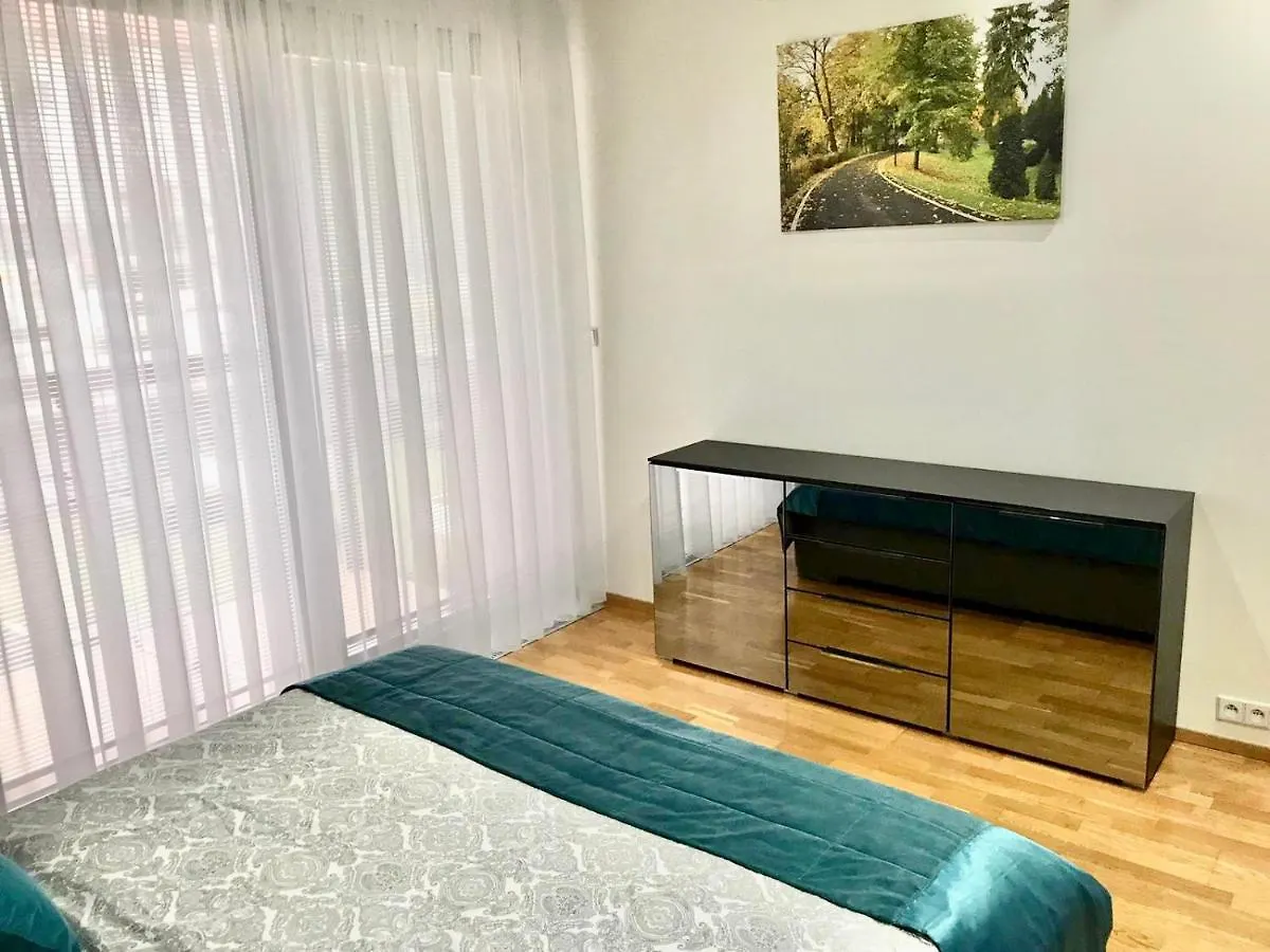 Apartment Korunni Dvur, 2 Free Parkings Prague